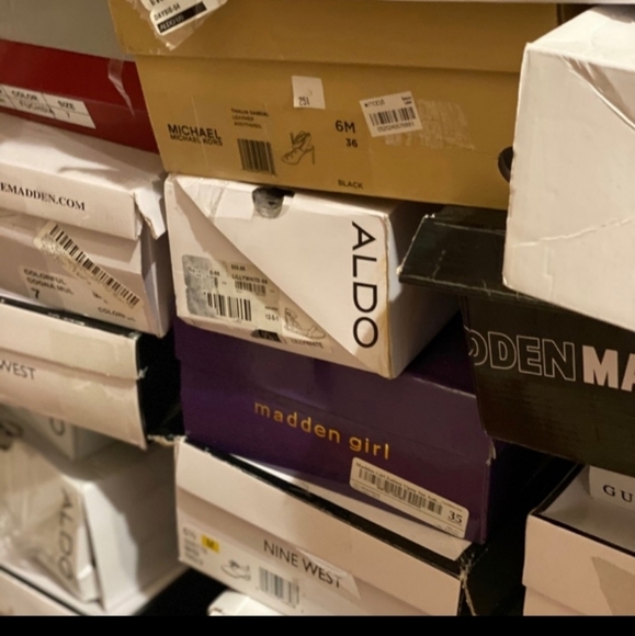 Aldo womens nwt rose gold sneakers - Picture 2 of 6